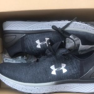 Under armor size 10 workout shoes